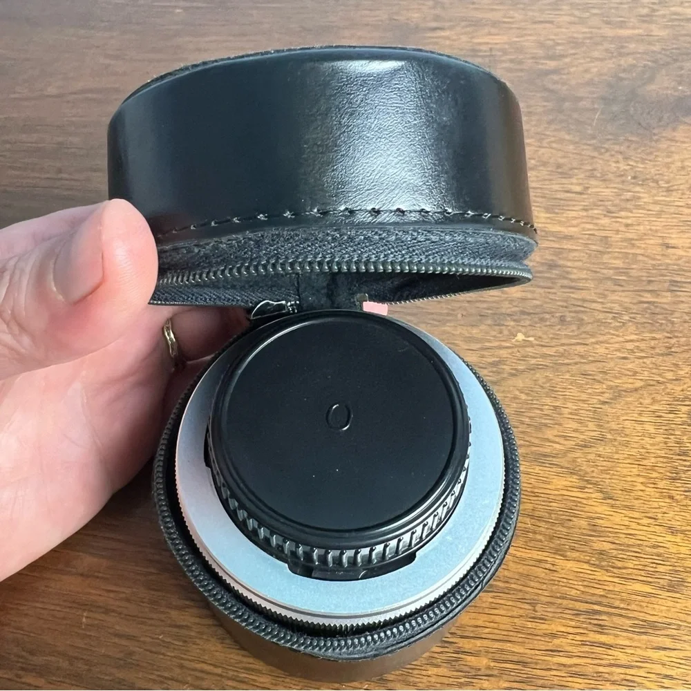 Vivitar 2X Macro Focusing Teleconverter MC for Canon FD w/ Case &‎ Caps